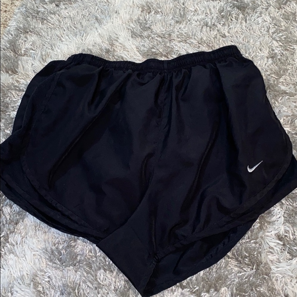 Size Medium Nike all black shorts